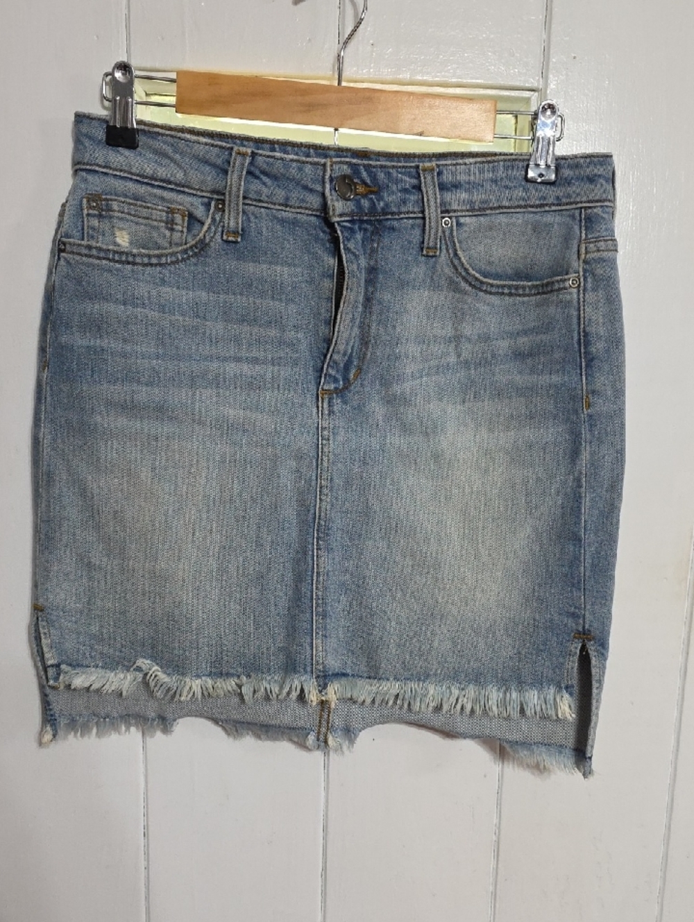 Joe's Collector's Edition Women's Denim Skirt Light Wash Frayed Hem‎ Sz 29 EUC